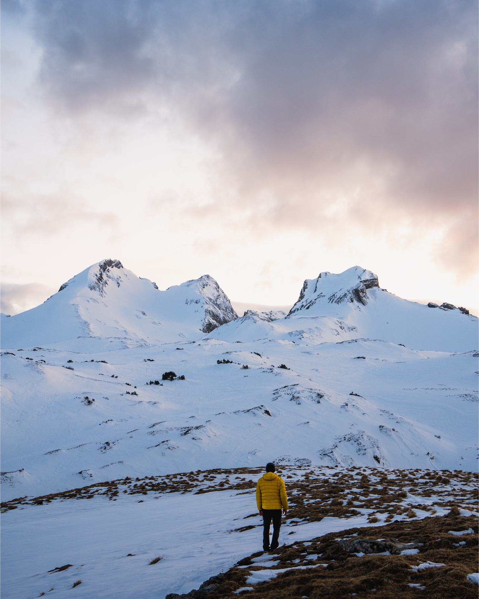 View of the Alvier peaks during Sunset in winter during the hike to Margelchopf