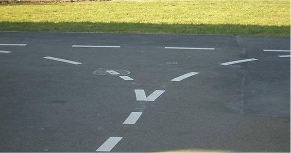 3-way intersection driving in Switzerland
Interseccion a 3 carriles conducir en suiza