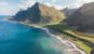 Playa Vikten desde el cielo, en las Islas Lofoten