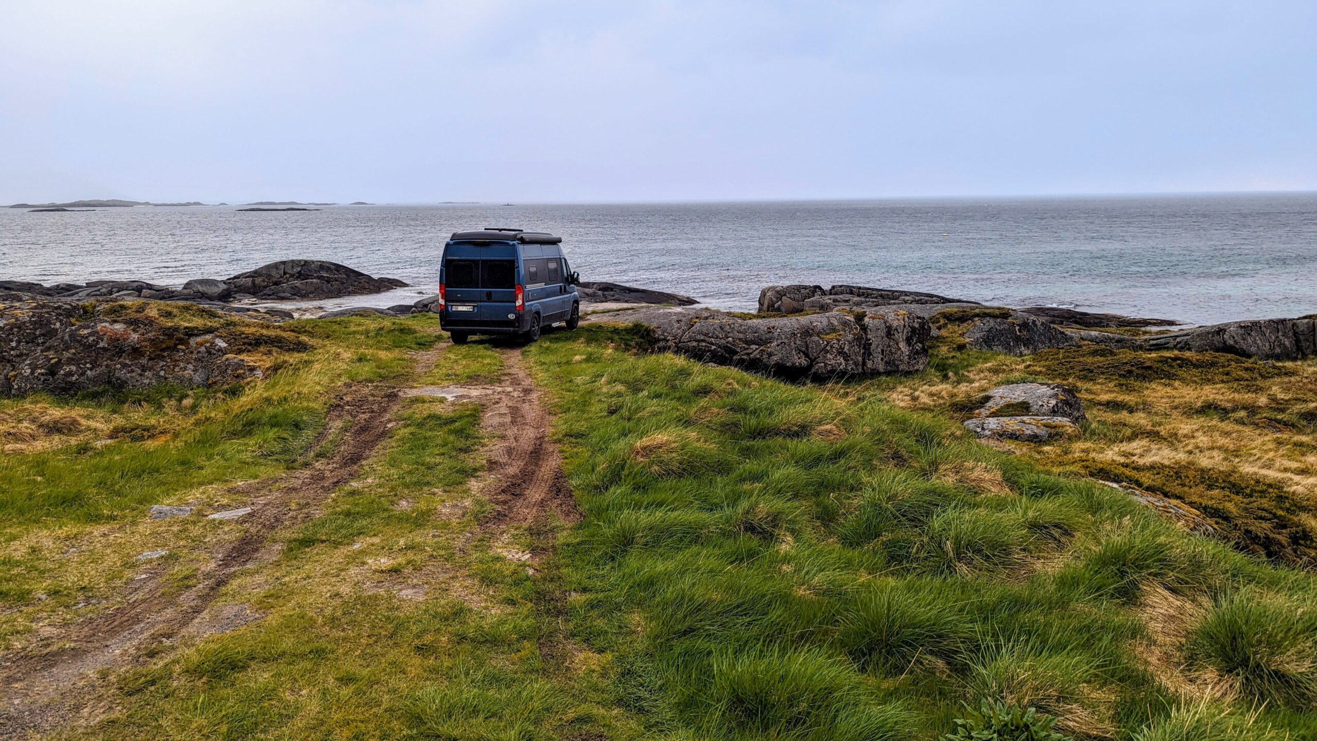 Camper, Islas Lofoten, lugar para dormir playa