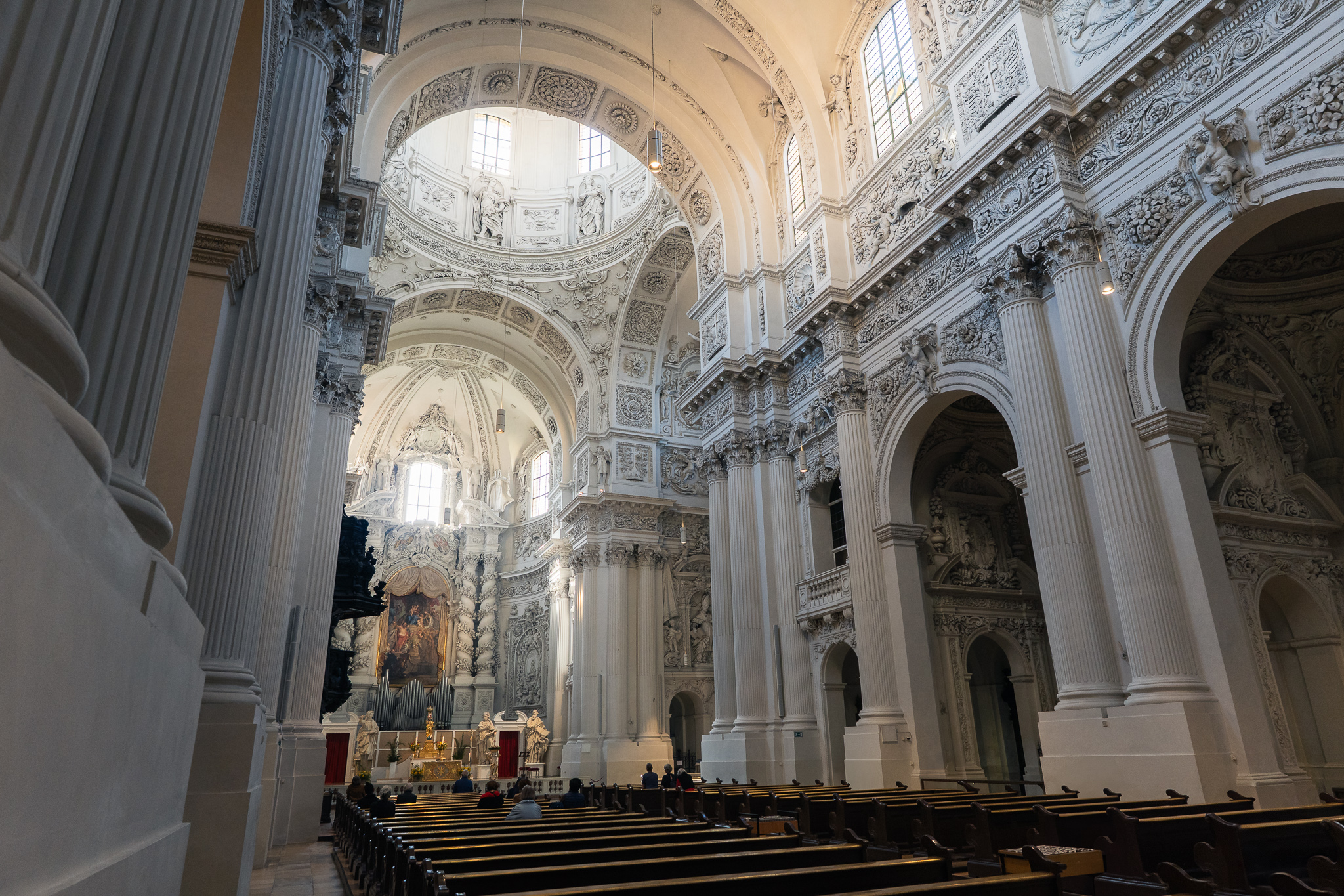 Interior de la Iglesia de los Teatinos en Múnich