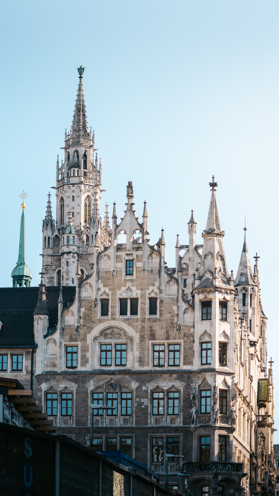 Fachada Ayuntamiento de Múnich al medio día