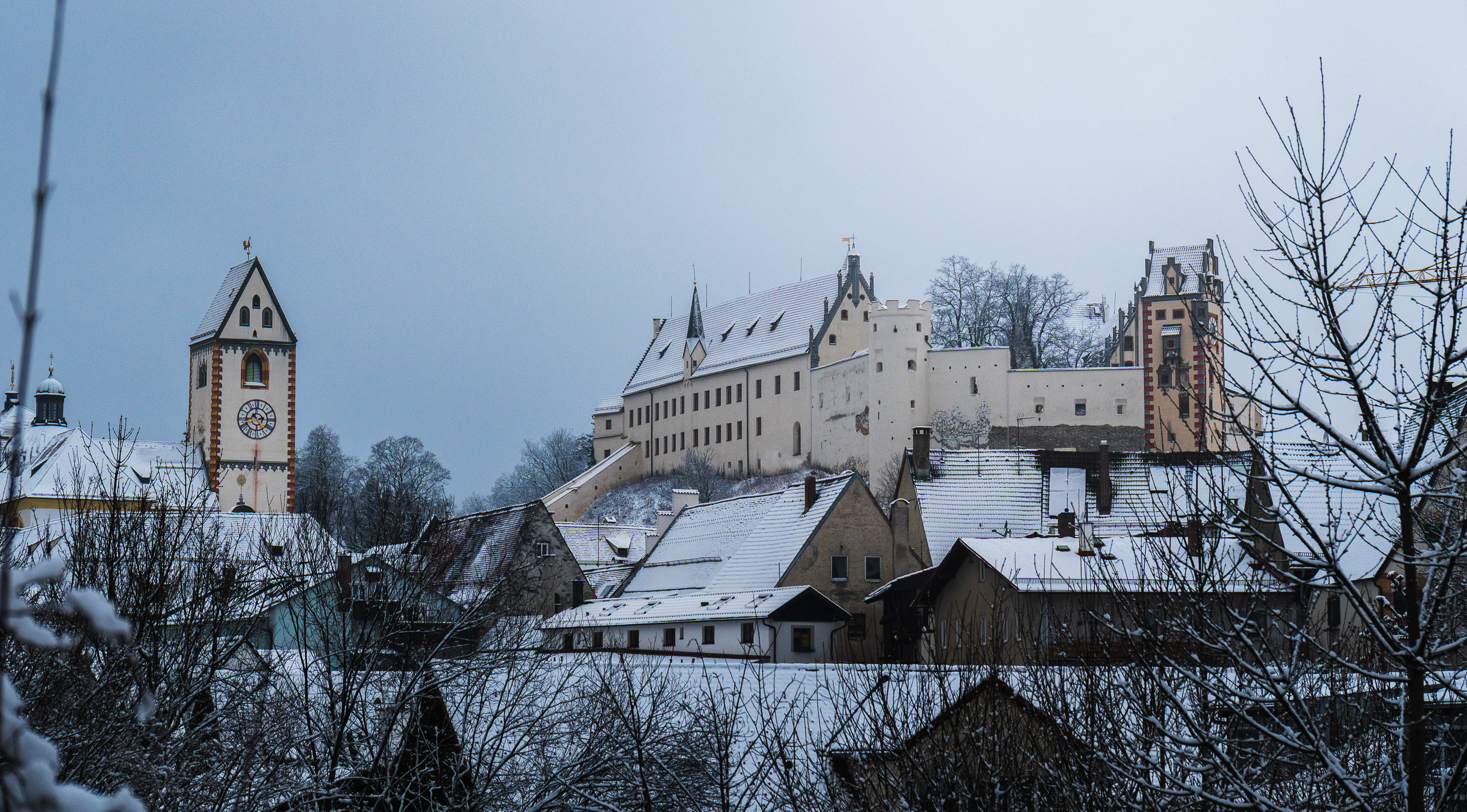 Hohes Schloss, castillo en el casco antiguo de Füssen desde el Río Lech